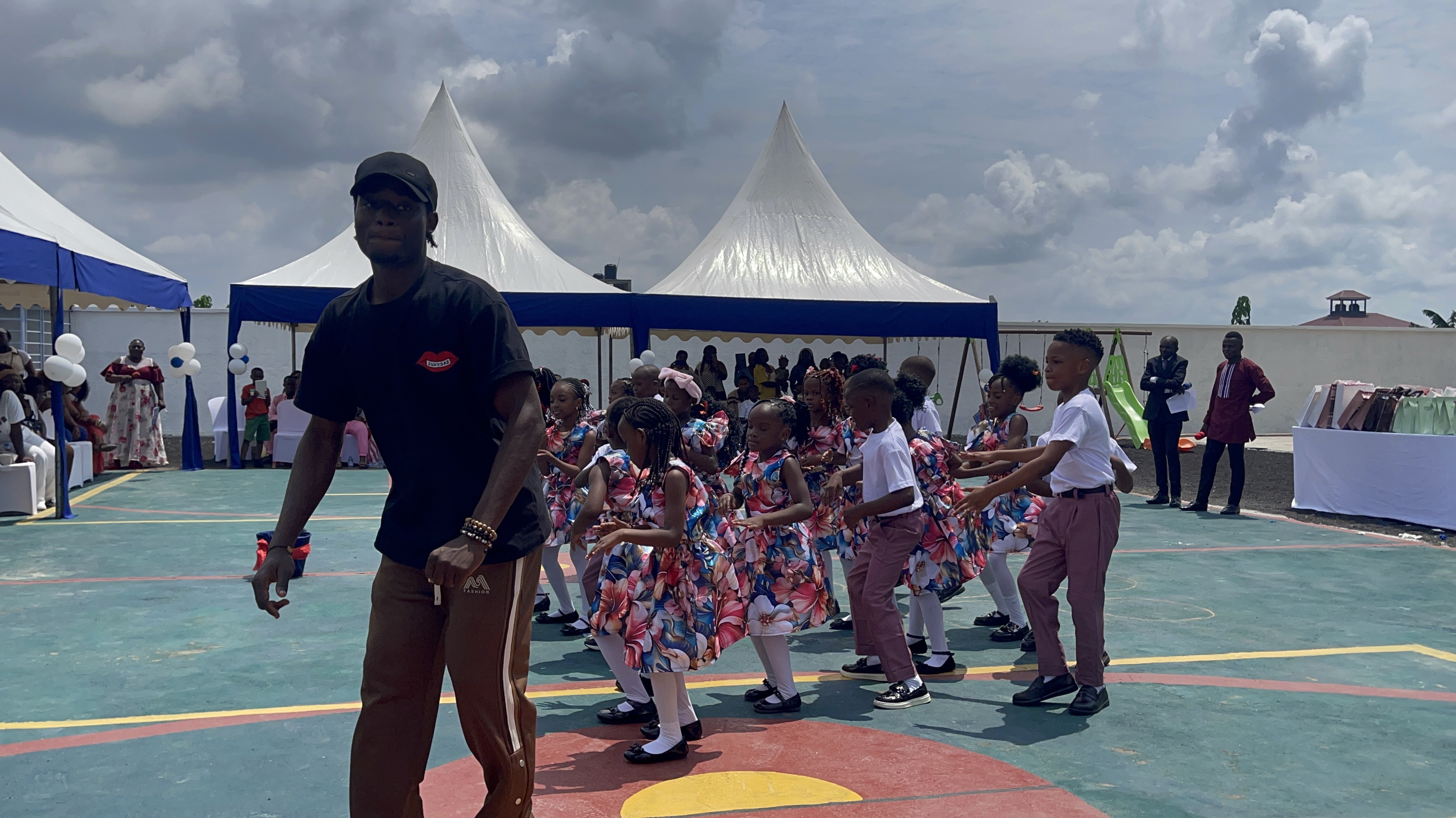 Spectacle des enfants lors de la fête des lauréats